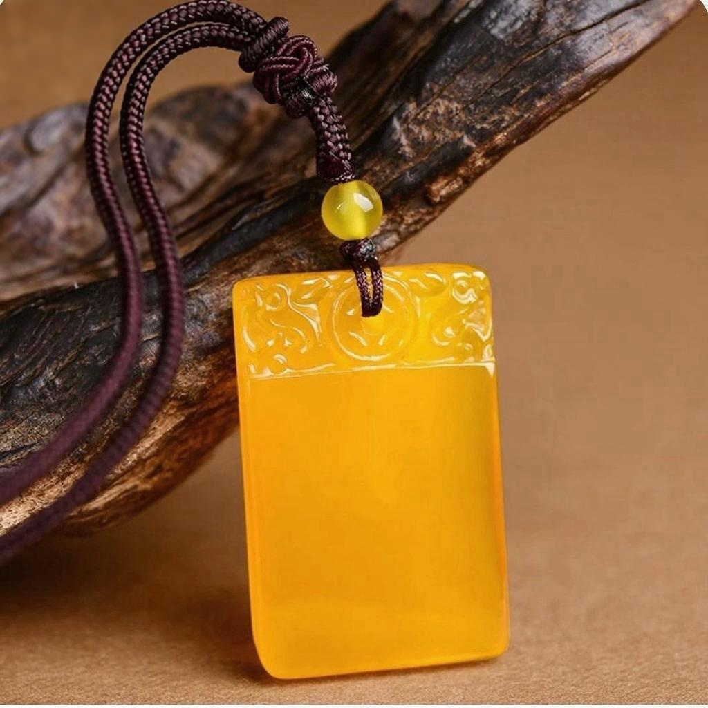 Five Elements Wu Shi Pendant in Agate