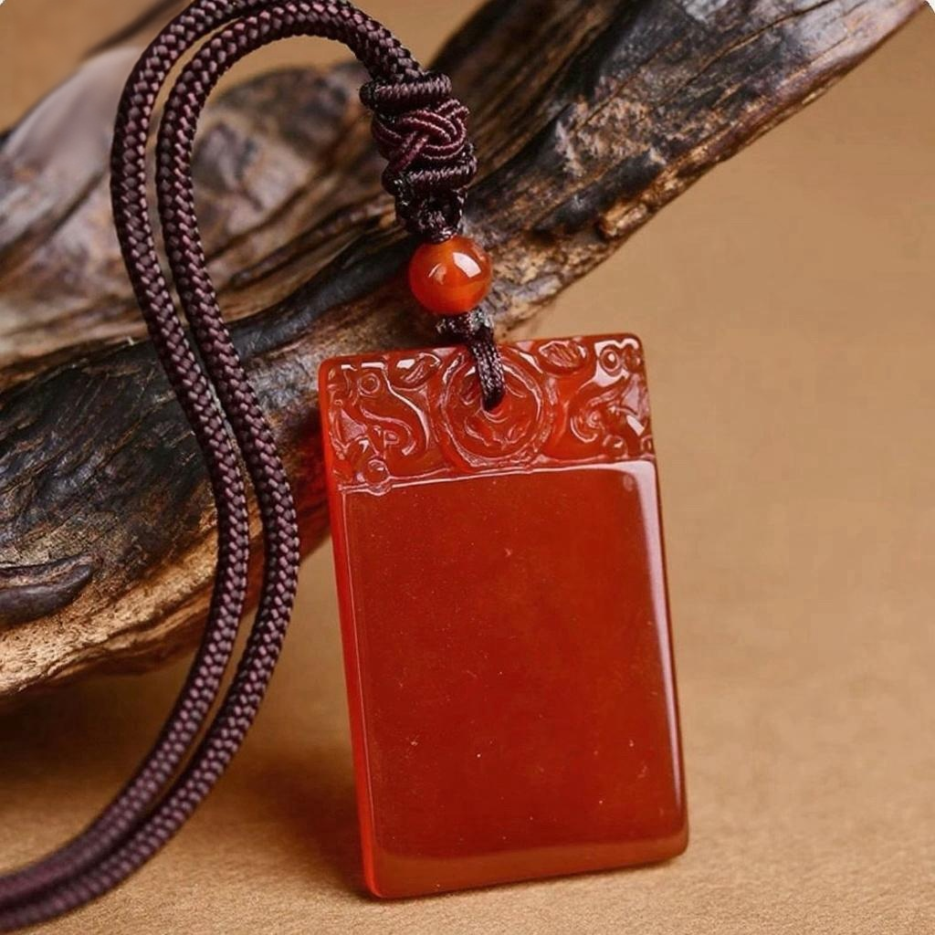 Five Elements Wu Shi Pendant in Agate